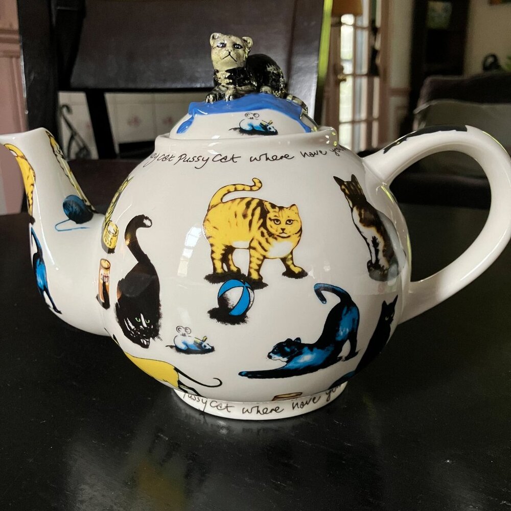 Cat Teapot (2004, Paul Cardew)